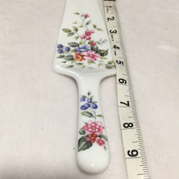 Andrea by Sadek porcelain floral cake plate trimmed in gold w/matching server - Picture 7 of 7